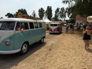 Beach-Party mit den schönsten Autos der Welt